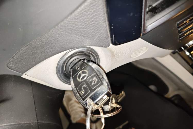 Used Mercedes-Benz C-Class 2010 C 180K Classic model
