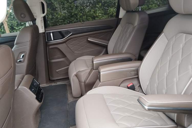 Used Volkswagen Viloran 2024 380TSI Premium Edition
