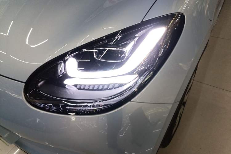 Used Wuling Bingo 2025 410 km Lingxi Deluxe Edition Left Front Headlight