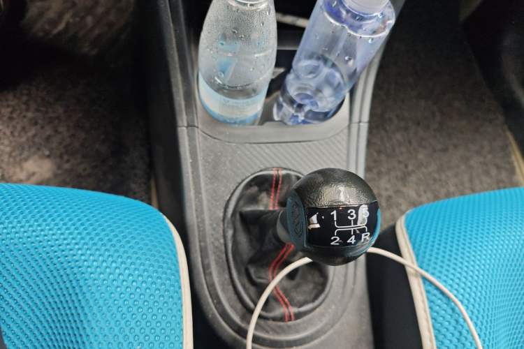 Used MG 3 2014 1.3L Manual Comfort Edition Gear Lever