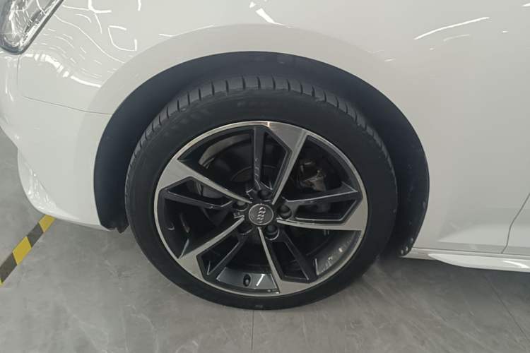 Used Audi A4L 2018 30th Anniversary Edition 30 TFSI Ambition Model Left Front Wheel Hub