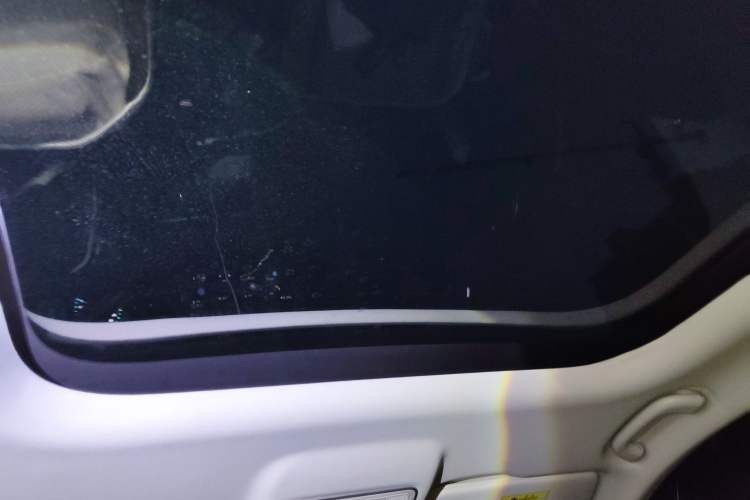 Used CHANGAN OSHAN X7 PLUS 2022 1.5T Blue Whale Edition Automatic Luxury 7-Seater Headliner