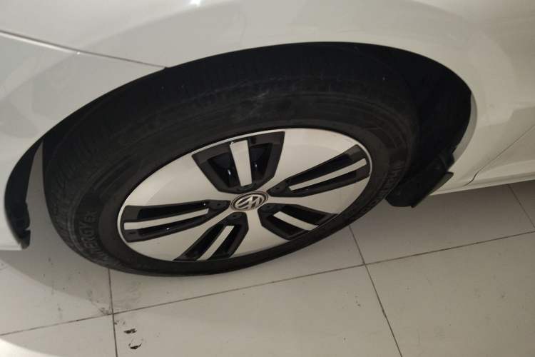 Used Volkswagen Golf Pure Electric 2020 Chari Exterior 4