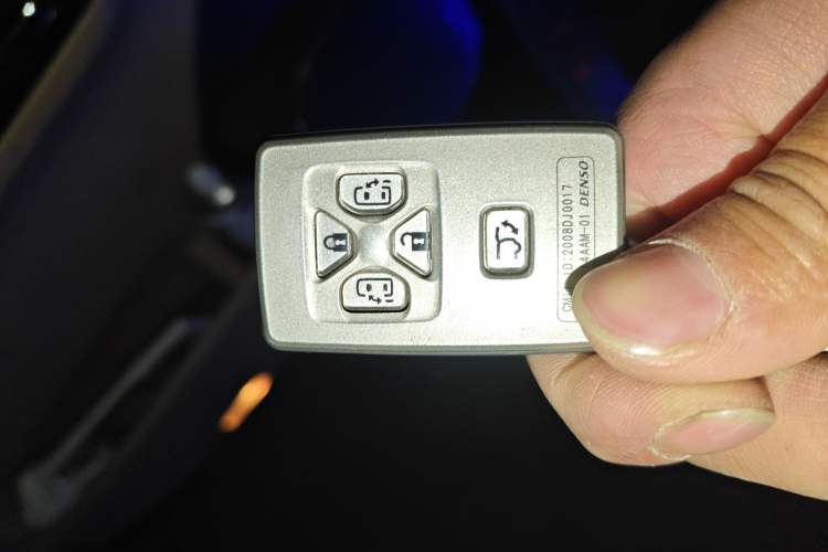 Used Toyota Alphard 2011 3.5L Luxury Edition Vehicle Key