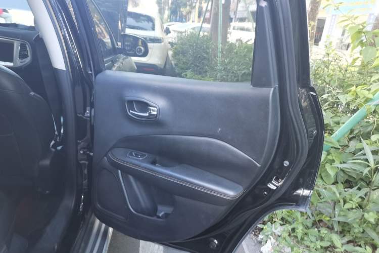 Used Jeep Compass 2017 200T Automatic Family Edition