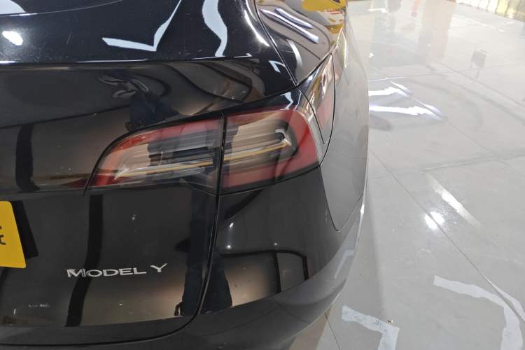 Used Tesla Model Y 2023 Rear-Wheel-Drive Version Right Rear Taillight