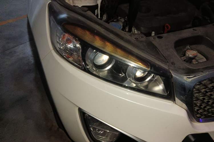 Used Kia Sorento 2015 Sorento L 2.4L Gasoline 4WD Elite Edition 7 Seats China IV Standard Right Front Headlight