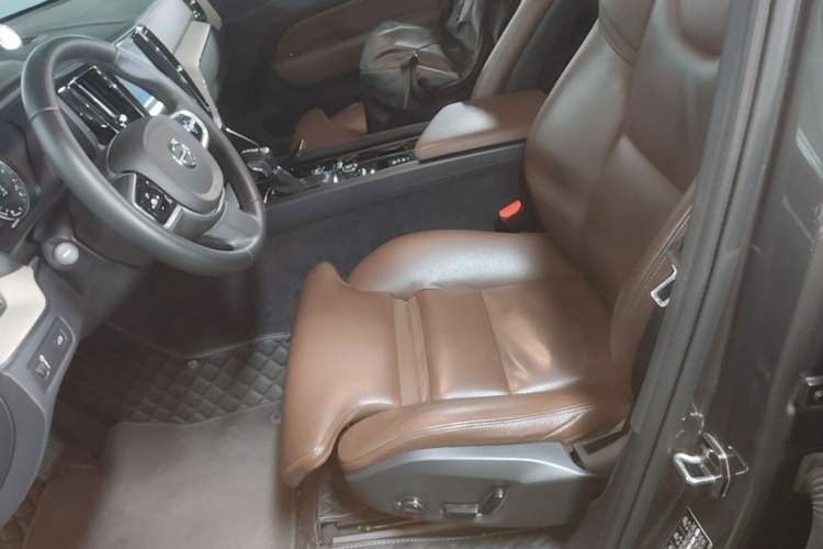 Used Volvo XC60 2019 T5 4x4 Zhiya Luxury Edition China V Standard