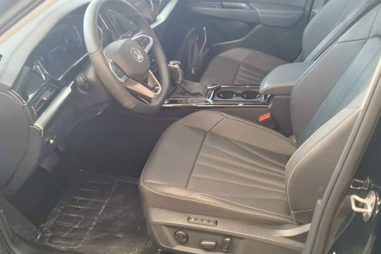 Used Volkswagen Passat 2025 Premium Version 380TSI Dragon Edition Left Front Seat