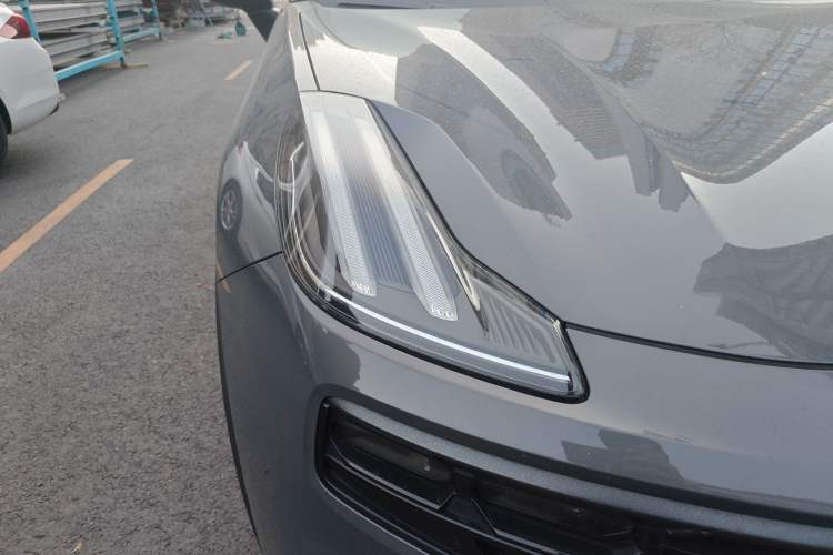 Used Lynk & Co 06 EM-P 2022 PHEV 84 km Range Pro Version Right Front Headlight