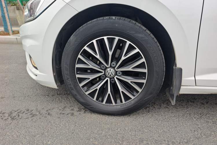 Used Volkswagen Sagitar 2019 200TSI DSG Comfort Version China VI Standard Left Front Wheel Hub