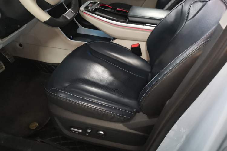 Used JETOUR Dashing i-DM 2022 1.5T DHT Lightning 02
