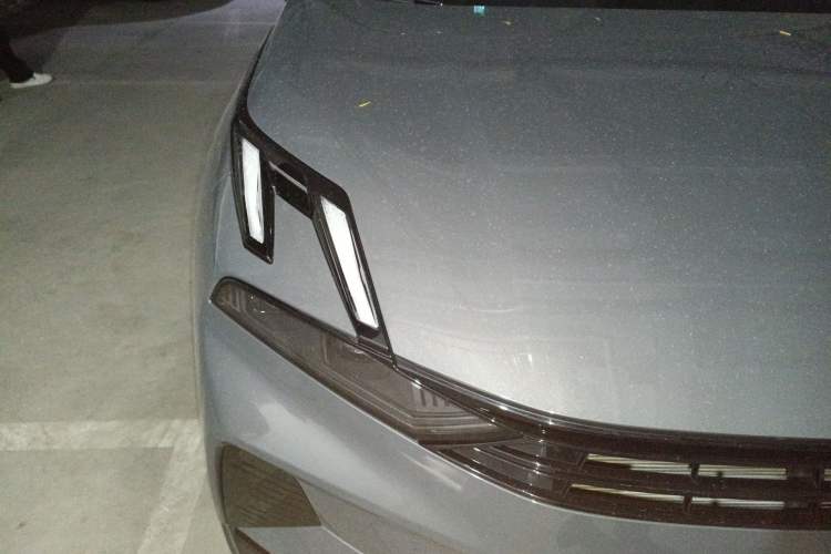 Used Lynk & Co 06 EM-P 2023 EM-P 126 Long-Range Halo Right Front Headlight