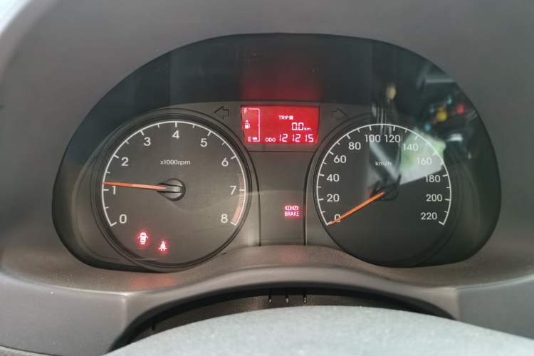 Used Hyundai Verna (older generation) 2014 1.4L Manual Smart GLS Trim Odometer Close Up