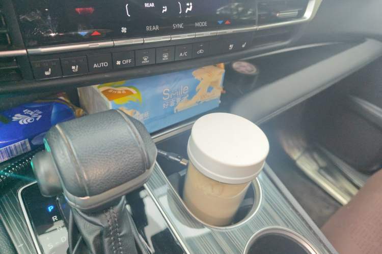 Used Toyota SIENNA 2023 2.5L Hybrid Deluxe Edition Audio And AC Panel