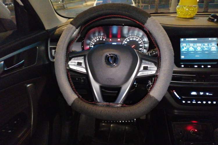 Used CHANGAN CS35PLUS 2019 1.6L Manual E-Link Upgrade Edition
