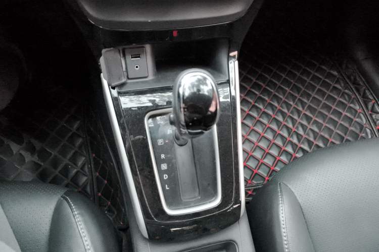 Used Nissan Sylphy 2016 1.6 XL CVT Deluxe Edition Gear Lever