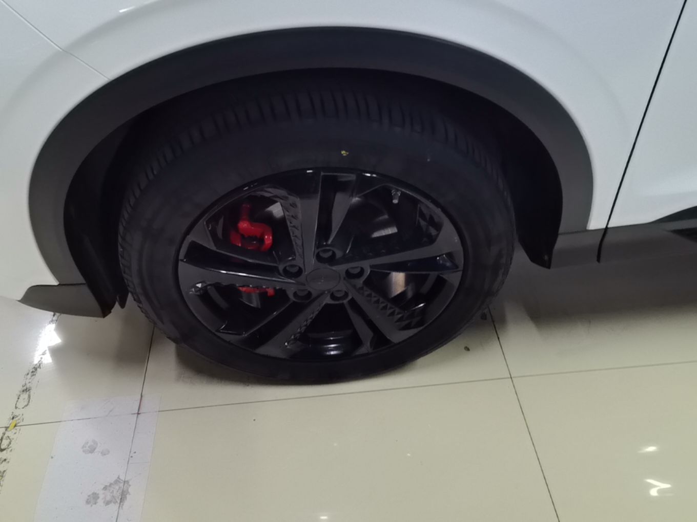 Geely Auto Coolray 2025 Bin Yue L 1.5T DCT Starlight Edition — снимка 10