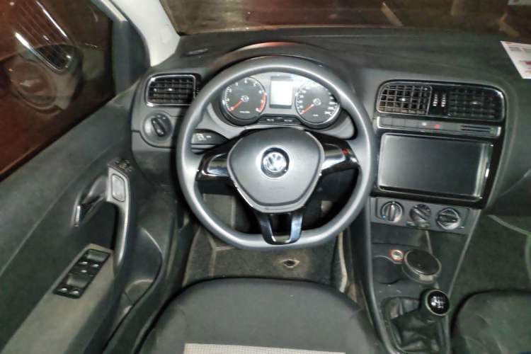 Used Volkswagen Polo 2014 1.4L Manual Fashion Edition