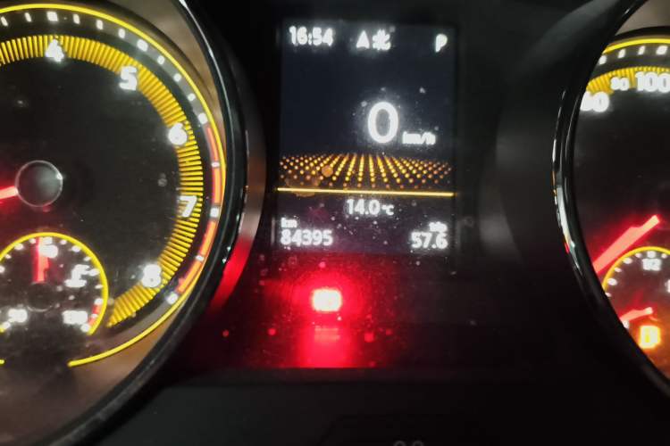 Used Volkswagen Tiguan L 2019 Revised 330TSI Automatic Two-Wheel Drive Smart & Luxury Edition China VI Standard Odometer Close Up