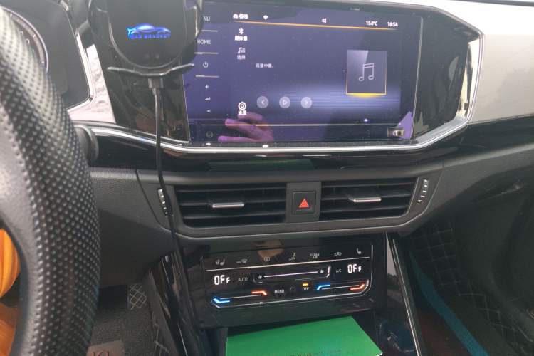 Used Volkswagen Tayron 2020 330TSI Two-Wheel Drive Luxury Smart Connectivity Version Audio And AC Panel