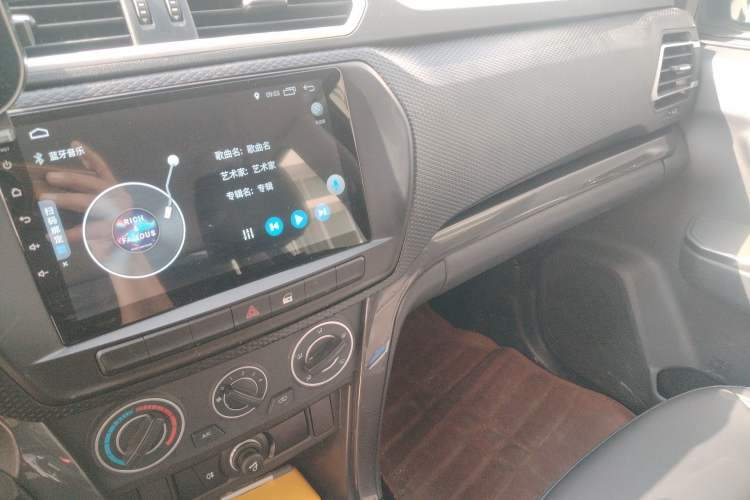 Used Great Wall Wingle 5 2023 "Dry Meal" Version 1.5T Gasoline Two-Wheel-Drive Advanced Large Double Audio And AC Panel