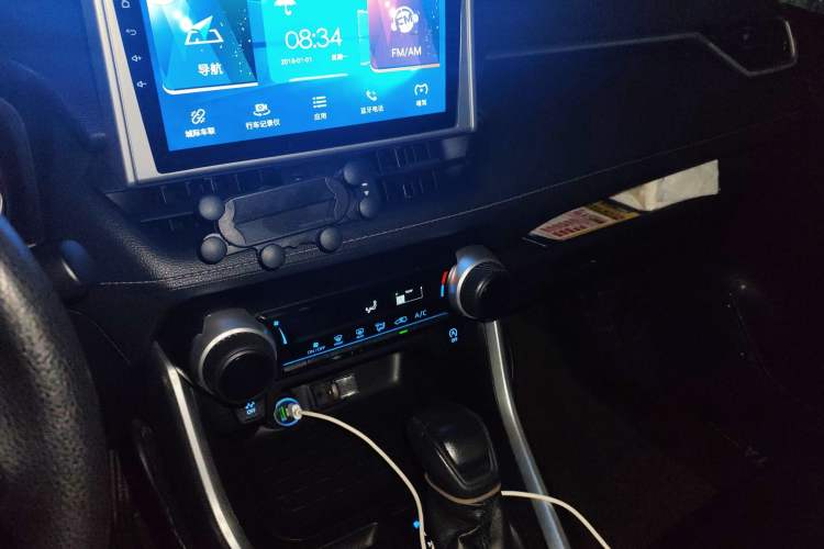 Used Toyota Wildlander 2020 2.0L CVT Two-Wheel Drive Leading Edition Audio And AC Panel