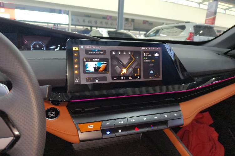 Used CHANGAN UNI-V 2023 2.0T Leading-Speed Edition
