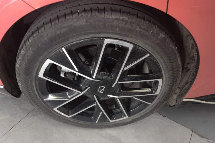 Used Avatr 06 2025 Pro Range-Extended Edition Right Rear Wheel Hub