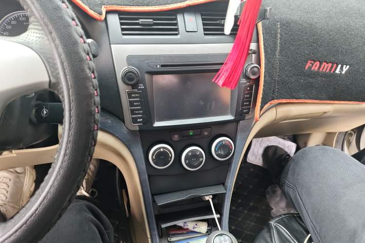 Used Haima Fumei 2013 Sedan 1.6L Manual Elite Edition Audio And AC Panel