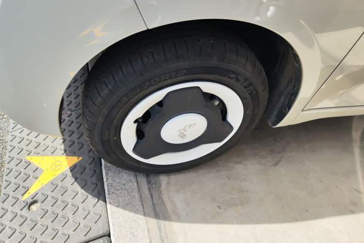 Used Wuling Hongguang MINIEV 2024 3rd Generation 215km Youth Edition Left Front Wheel Hub