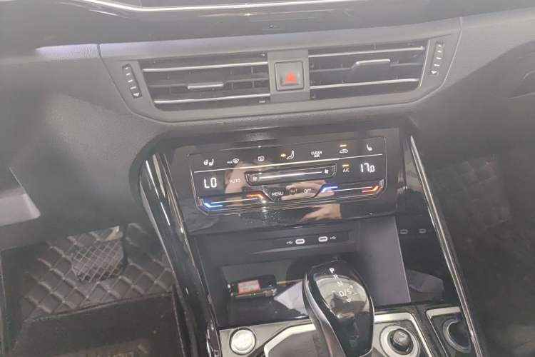 Used Volkswagen Tayron 2020 330TSI Two-Wheel Drive Luxury Connected Pro Edition
