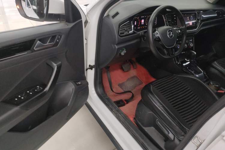 Used Volkswagen T-ROC 2021 280TSI DSG Two-Wheel Drive Comfort Connect Edition
