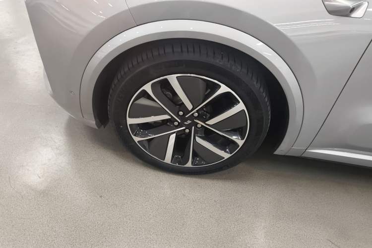 Used Li Auto L9 2022 Max model
