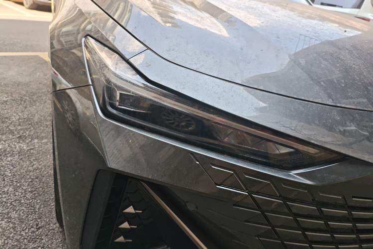 Used CHANGAN UNI-V 2023 1.5T Prestige Model Right Front Headlight