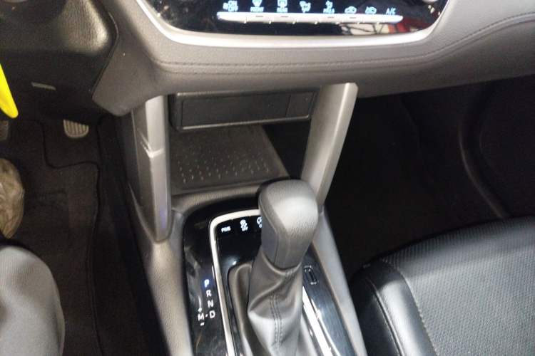 Used Toyota FRONTLANDER 2022 2.0L CVT Elite Edition Gear Lever