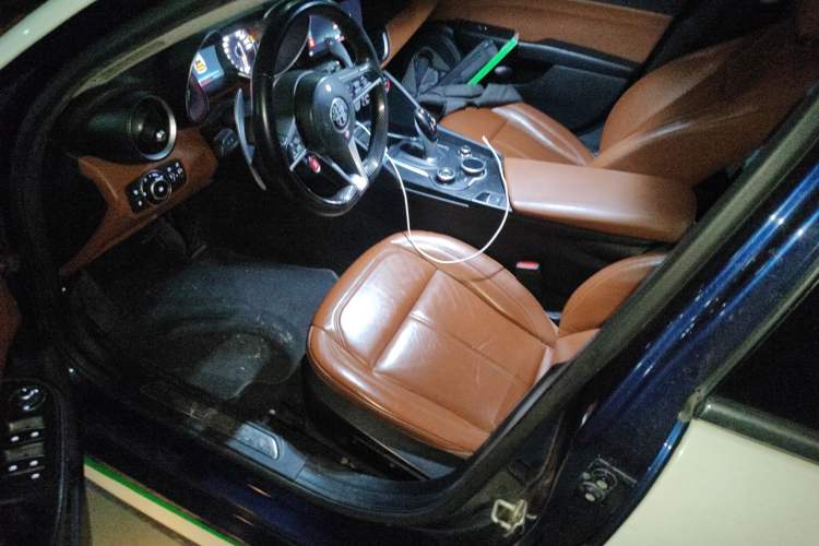 Used Alfa Romeo Giulia 2017 2.0T 280HP Luxury Edition
