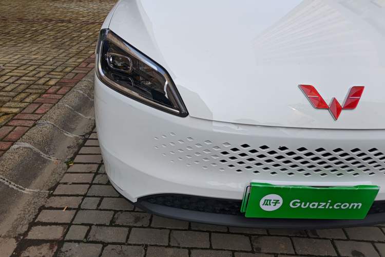 Used Wuling Hongguang New Energy 2025 Extended-Range Hybrid 50 km Utility Version Right Front Headlight