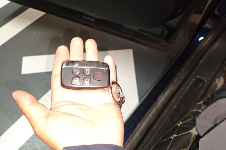 Used Land Rover Discovery Sport 2017 2.0T SE Vehicle Key