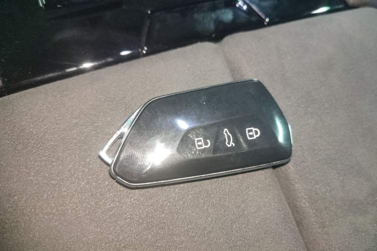 Used Volkswagen Teramont 2025 Tiguan Pro 450TSI Four-Wheel Drive Summit Edition
