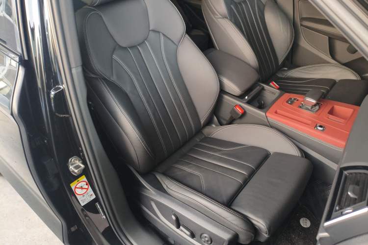 Used Audi Q5L 2023 40T Luxury Dynamic Model
