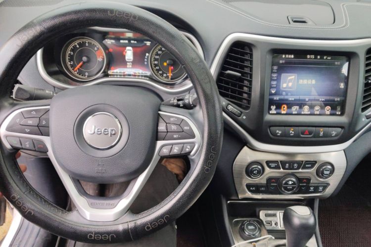 Used Jeep Cherokee 2016 2.4L All-in-One Edition
