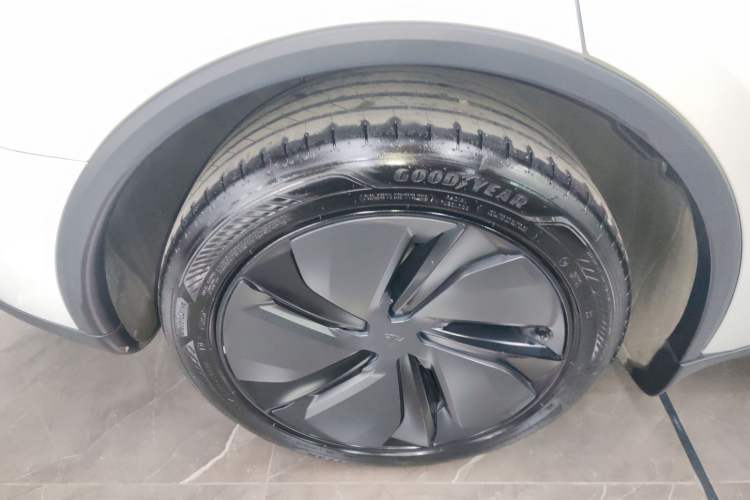 Used Tesla Model Y 2025 Rear-Wheel-Drive Version