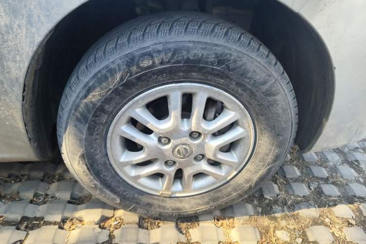 Used Nissan NV200 2011 1.6L 232 Seats Zunya Trim Right Front Wheel Hub