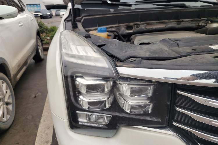 Used GAC Trumpchi GS8 2017 320T Two-Wheel Drive Luxury Smart Connectivity Version (7 Seats)