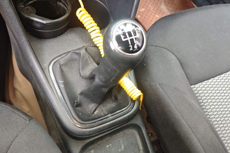Used Volkswagen Polo 2013 1.4L Manual Fashion Edition Gear Lever