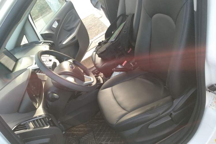 Used Ford EcoSport 2013 1.5L Manual Fashion Model Left Front Seat