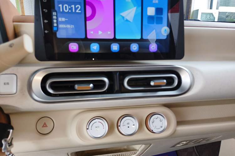 Used Wuling Hongguang MINIEV 2024 3rd Generation 215km Youth Edition Audio And AC Panel