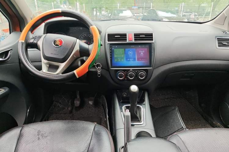 Used FORTHING Joyear X5 2013 1.6L Manual Luxury Model China IV Standard
