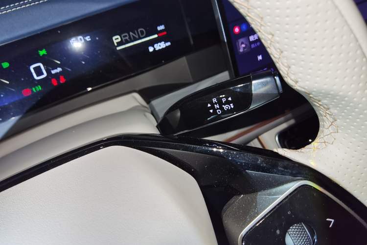 Used NETA L 2024 Pure Electric 510 Flash-Charge Red Edition